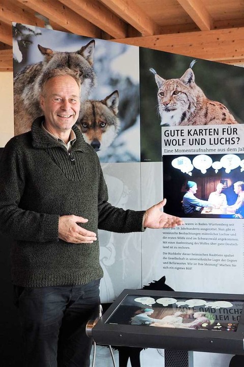 Feldbergranger Achim Laber vor dem neuen Ausstellungsmodul  | Foto: Susanne Gilg
