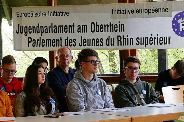 Rund 50 Jugendlichen diskutieren in de...rberge in Lrrach ber den Klimaschutz  | Foto: Nina Witwicki