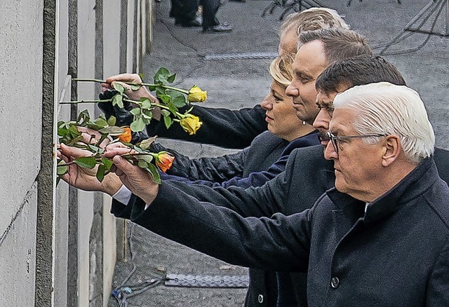 Gedenken an die Mauer-Opfer: Bundespr...erliner Mauer an der Bernauer Strae.   | Foto: Michael Kappeler (dpa)