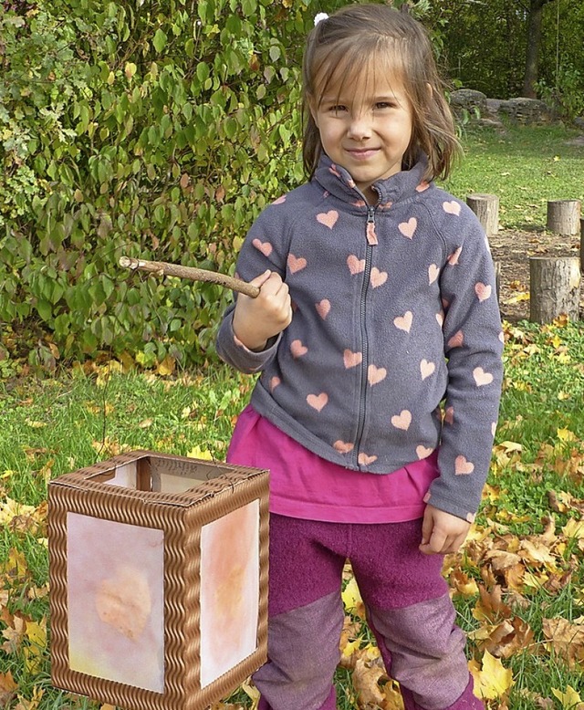 Luana aus Denzlingen (von links), Leo ...tal freuen sich auf den Laternenumzug.  | Foto: Claudia Bachmann-Goronzy