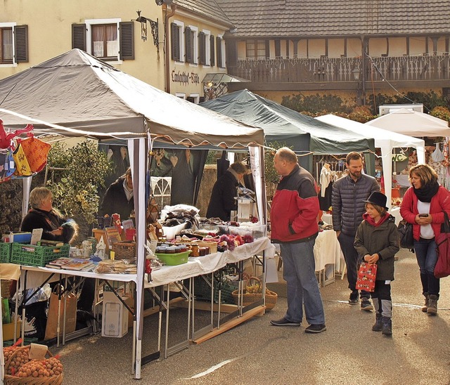 Auf dem Machwerkmarkt in Hertingen kon...n unter anderem  Einhorndekorationen.   | Foto: Jutta Schtz