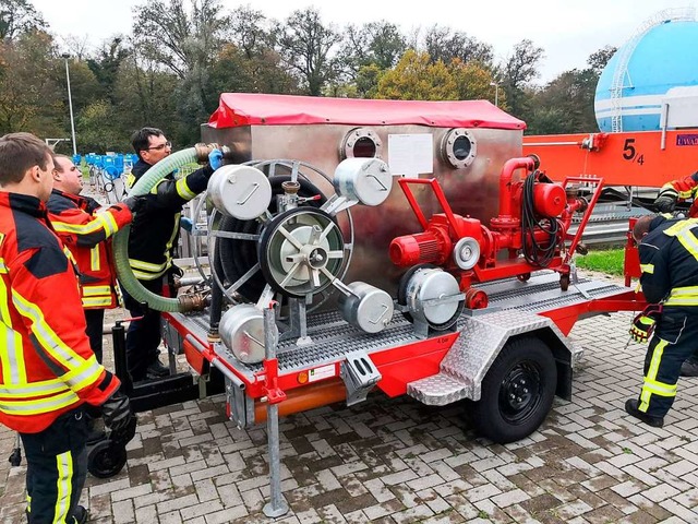 Die Feuerwehr Forchheim lieh sich mobi...ren Kameraden in Lahr und Rheinau aus.  | Foto: Feuerwehr Forchheim