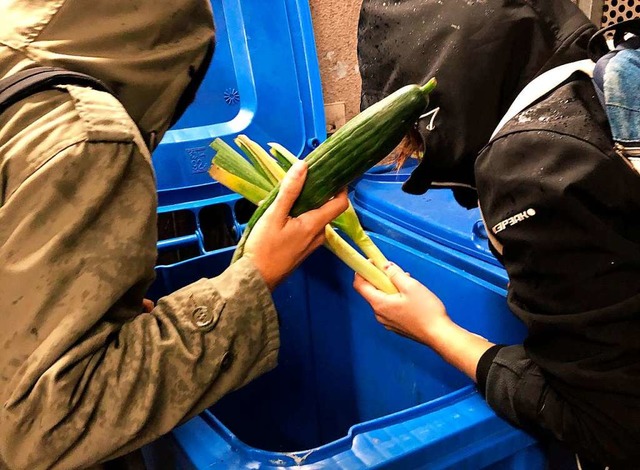Wer in Deutschland Lebensmittel aus Co...mrkten mitnimmt, macht sich strafbar.  | Foto: Christiane Raatz