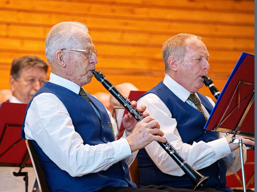 25 Jahre Seniorenblaskapelle Hochschwarzwald.  Ein grosses Fest in der Hochfirsthalle in Lenzkirch-Kappel mit viel Musik und Tanz.  Die Halle war vollbesetzt.