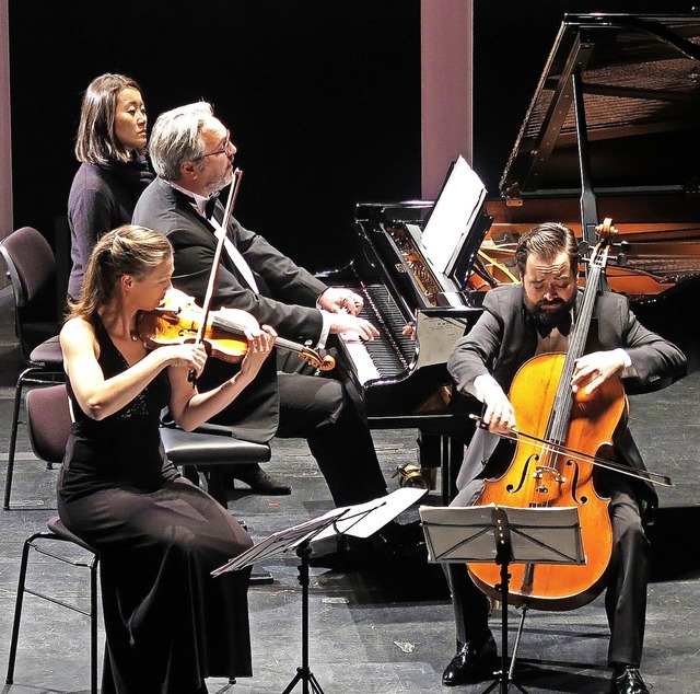 Das Atos-Trio mit Annette von Hehn (Vi...Heinemeyer (Cello) bei den Musiktagen   | Foto: Dorothee Philipp