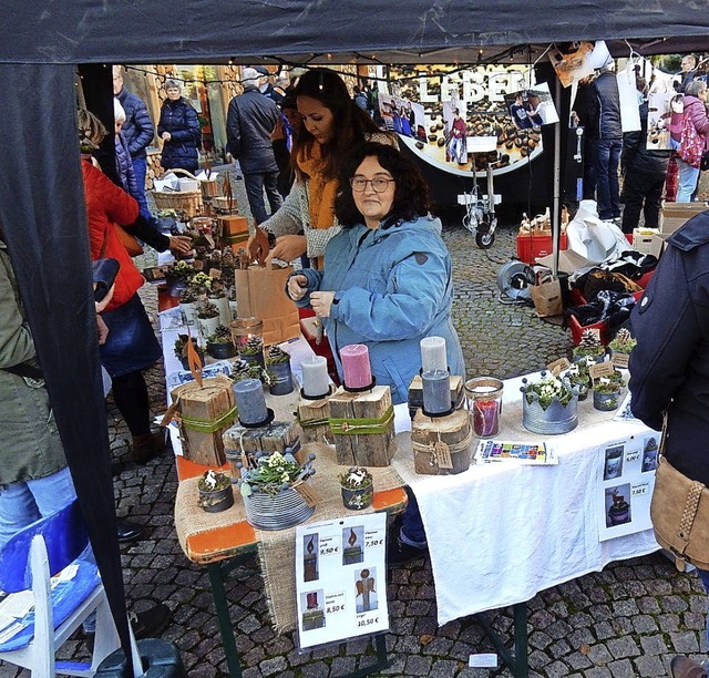 Dekorationsartikel - wie hier am Stand...schlager beim Martinimarkt in Elzach.   | Foto: Kurt Meier