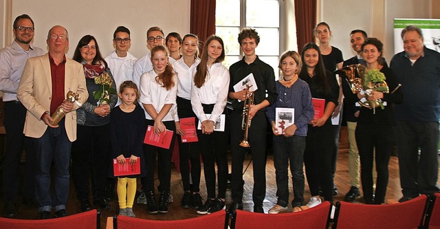 Bernhard Griesser (rechts),  Vorsitzen...en der Jugendmusikschule Bad Sckingen  | Foto: Aloisia Zell