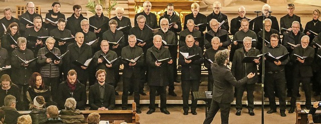 Die Sngerinnen und Snger gaben in der gut besuchten Kirche ihr Bestes.   | Foto: Sandra Decoux-Kone