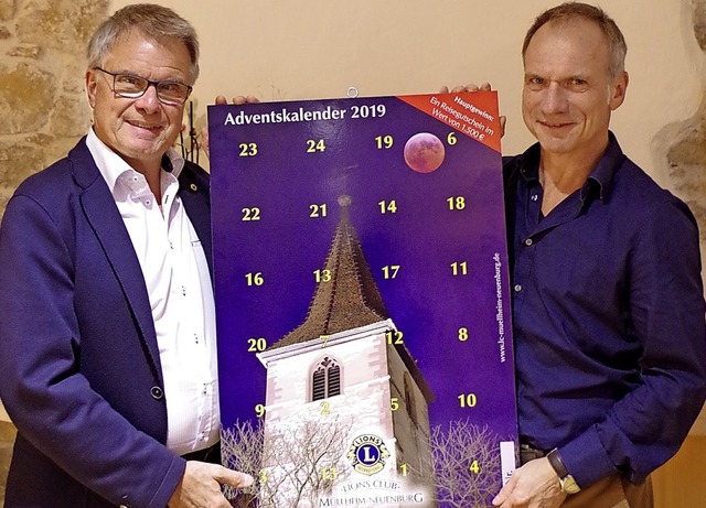 Jrg Leube (links) und Dirk Strahberge...artinskirche in Mllheim mit Blutmond.  | Foto: Albert Locher