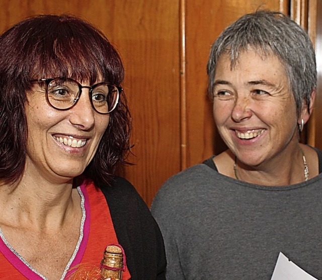 Marcella Demattio (links) und Renate K... fr 45 Jahre  Bergmannszunft geehrt.   | Foto: Gert Brichta