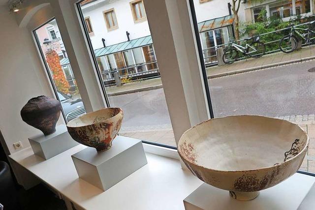Stadtwerke Müllheim-Staufen zeigen Werke der Keramikerin Elisa Stützle-Siegsmund