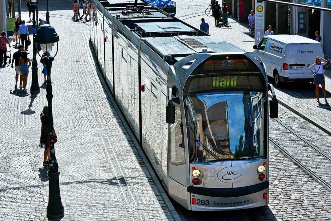 Am Freitag versteigert VAG Fundsachen aus Freiburger Bussen und Trams.  | Foto: Michael Bamberger