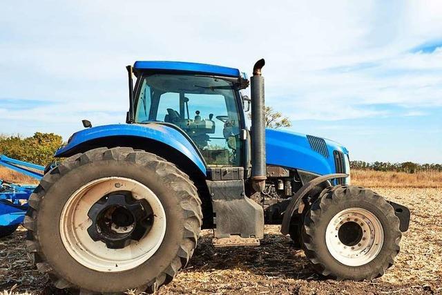 Unbekannnte stehlen Traktor von Feld in March-Neuershausen