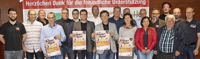Die Sponsoren des Musikvereins-Jubilu...Tiemer und Brgermeister Daniel Kietz.  | Foto: Helmut Hassler