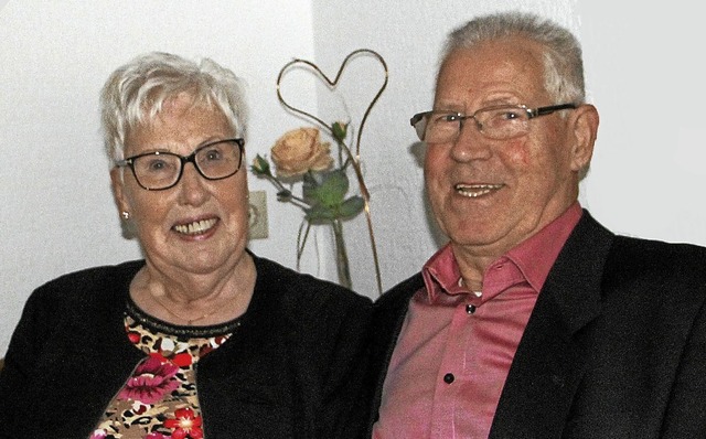 Seit 60 Jahren sind Herlinde und Wilhelm Burkhart verheiratet.  | Foto: Herbert Trogus