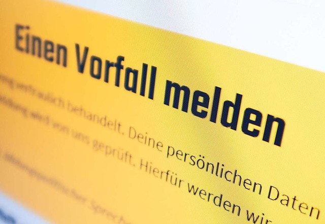 Auf einer neuen AfD-Seite sollen &#822...lle&#8220; an Schulen gemeldet werden.  | Foto: Bernd Weissbrod (dpa)
