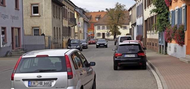 Die Ortsdurchfahrten in der Gesamtgeme... Ortsteil Sasbach) bekommen Tempo 30.   | Foto: Michael Haberer
