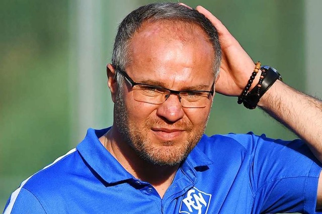 Zeljko Cosic, der Coach des FC Neustadt  | Foto: Wolfgang Scheu