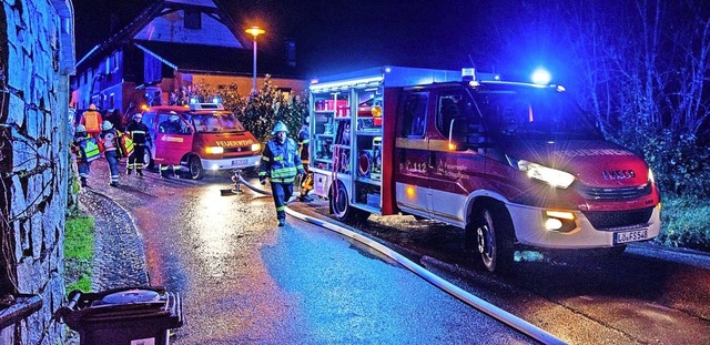 <BZ-FotoAnlauf>Abschlussbung:</BZ-Fot...m Brand war das Szenario in Krnberg.   | Foto: DRK