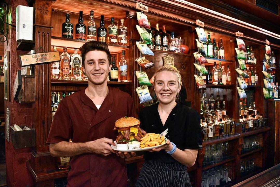 Kchenchefs im O&#8217;Kellys: Michael Chapline und Kaitlyn Conway  | Foto: Thomas Kunz