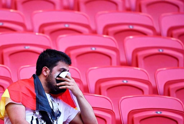Ein trauriger Deutschlandfan, der alle...icht wegen der Lnderspielpause weint.  | Foto: Chen Yichen