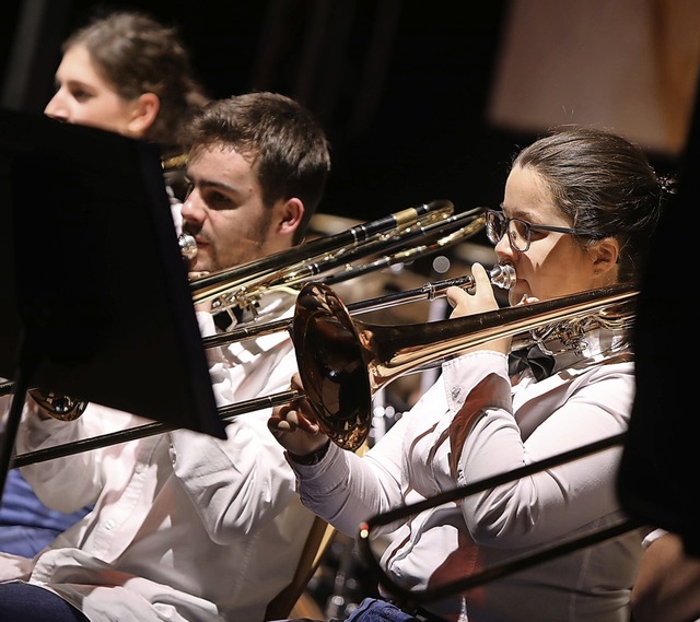 Der Big-Band-Nachwuchs hochkonzentriert.   | Foto: Christoph Breithaupt