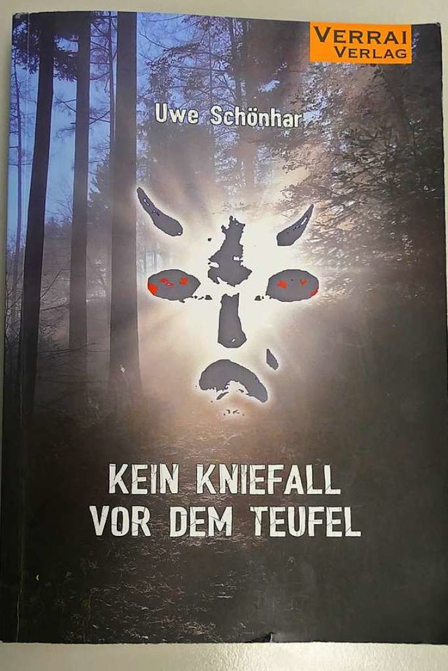 Das Buch &#8222;Kein Kniefall vor dem ...&#8220; von Uwe Schnhar aus Waldkirch  | Foto: Sylvia Sredniawa