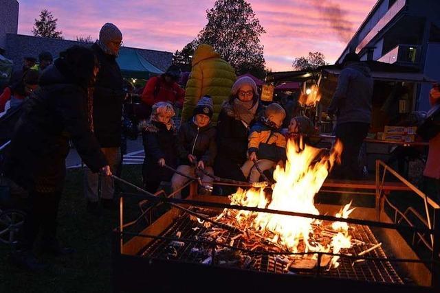 Fotos: Stimmungsvoller Abendverkauf am St. Josefshaus in Herten