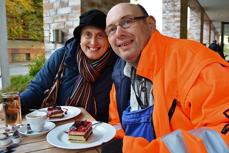 Erst mal mit einem Stückchen Kuchen stärken <ppp></ppp> (Foto: Danielle Hirschberger) Erst mal mit einem Stückchen Kuchen stärken <ppp></ppp> (Foto: Danielle Hirschberger)
