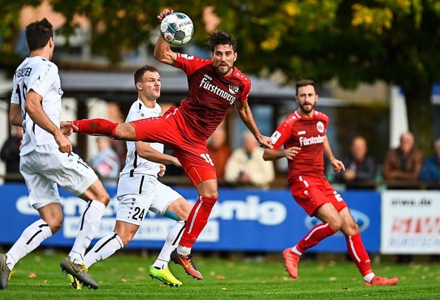 Auch BSC-Angreifer Shqipon Bektasi (in...er gegen Gieen) fllt demnchst aus.   | Foto: Patrick Seeger