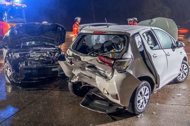 Sieben Verletzte bei Unfall auf A5 nahe Karlsruhe