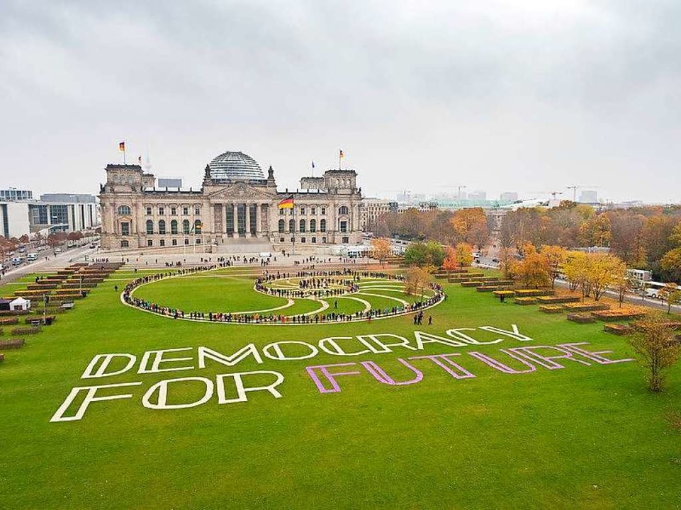 Nach &#8222;Fridays for Future&#8220; ...ag der Demokratie auf sich aufmerksam.  | Foto: movik.de