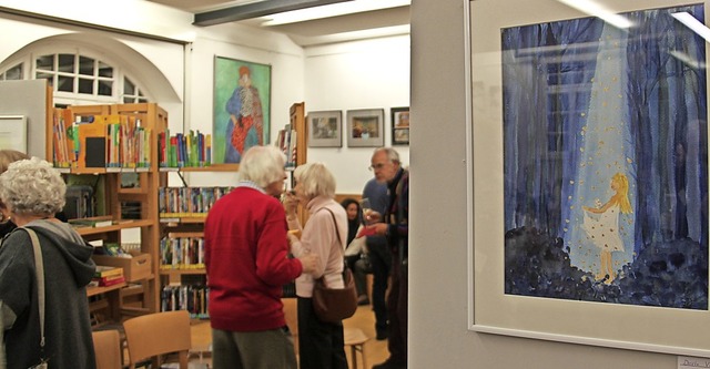 In der Bibliothek Brombach stellten di...es Bildpunkt Brombach ihre Werke aus.   | Foto: Aaron Hohenfeld