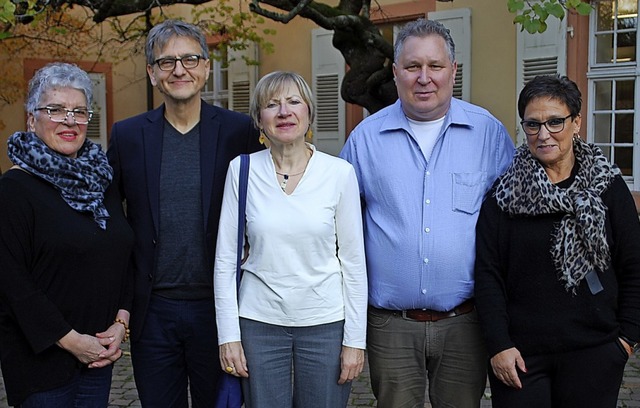 Hilde Mller, Matthias Schulz, Carola ...nd des Mieterbundes im Kreis Lrrach.   | Foto: Thomas Loisl Mink