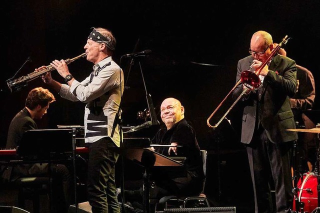 Er singt  wieder &#8211;  Jazz und Pop... Quasthoff beim Konzert in Baden-Baden  | Foto: Michael Bode/manolo press