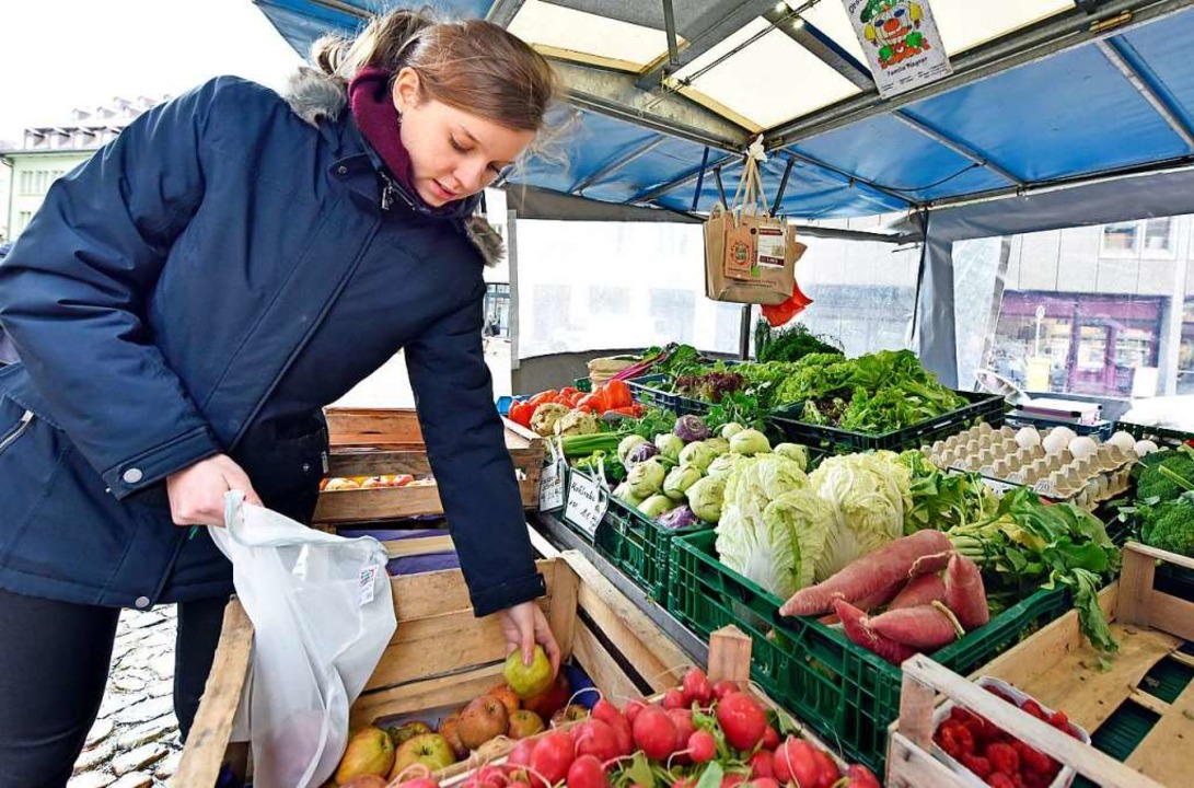 Obst oder Gemüse sind gut untergebrach... Januar auch auf den Stadtteilmärkten.  | Foto: Michael Bamberger