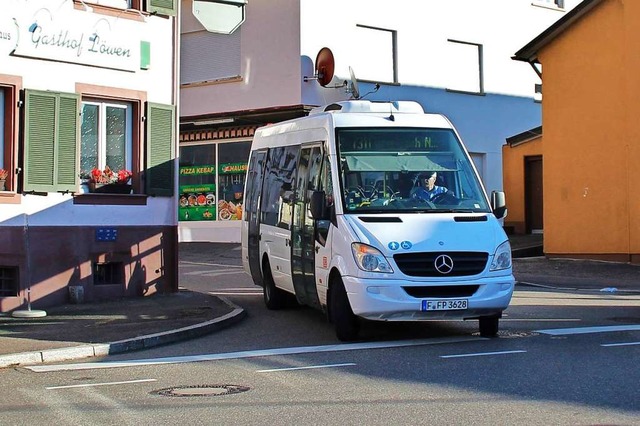 Vom und zum Rhrberg nutzen noch zu we...ste den Bus, um die Linie auszubauen.  | Foto: Rolf Reimann