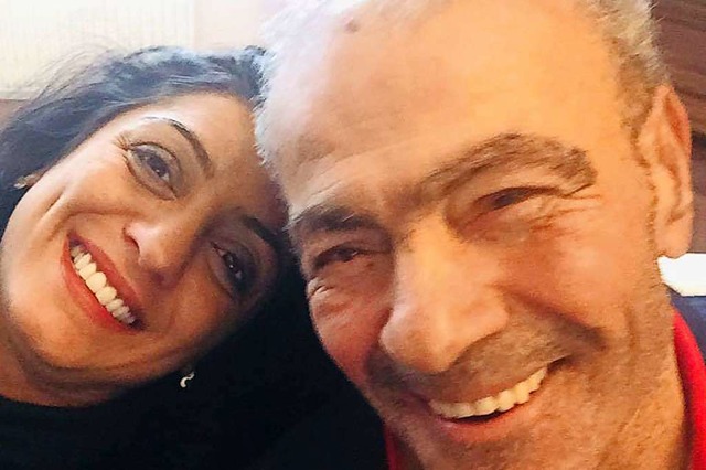 Selfie fr Facebook: Wiedad Abdallah mit ihrem Vater  | Foto: Wiedad Abdallah