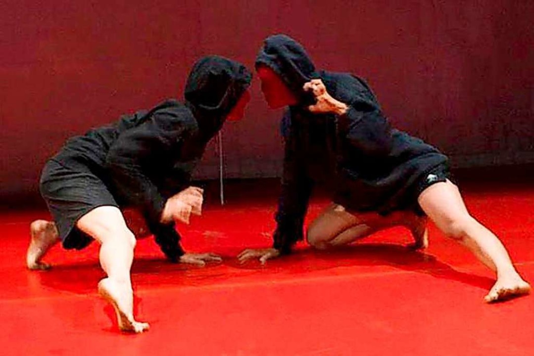 Karolin Stchele und Nadine Jundt (DAG...#8222;Androgynous&#8220; auf der Party  | Foto: Nicolas Ranseau