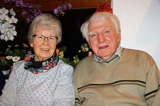 Agnes und Erich Thomann sind weit ber...noch Reisegruppen in ihrem Mllmuseum.  | Foto: Privat