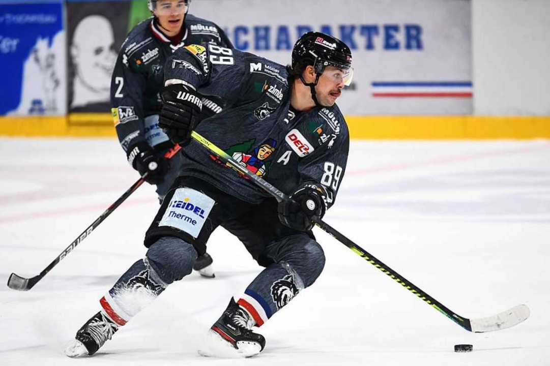 Als Routinier des EHC bringt Luke Pith...aus vielen europischen Top-Ligen mit.  | Foto: Patrick Seeger