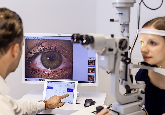 Optometrische Augenuntersuchung bei Febon in Endingen  | Foto: Febon