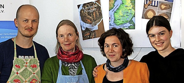 Aurich Jeltsch-Thmmes, Nina Thmmes, ...e kredenzten finnische Spezialitten.   | Foto: Yvonne Rnzi