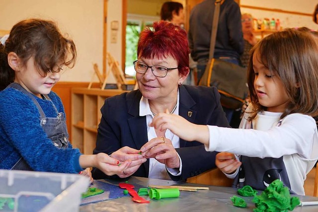 Die SPD-Landtagsabgeordnete Gabi Rolla... der Kita am Gehrenweg in Schallstadt.  | Foto: Jannik Jrgens