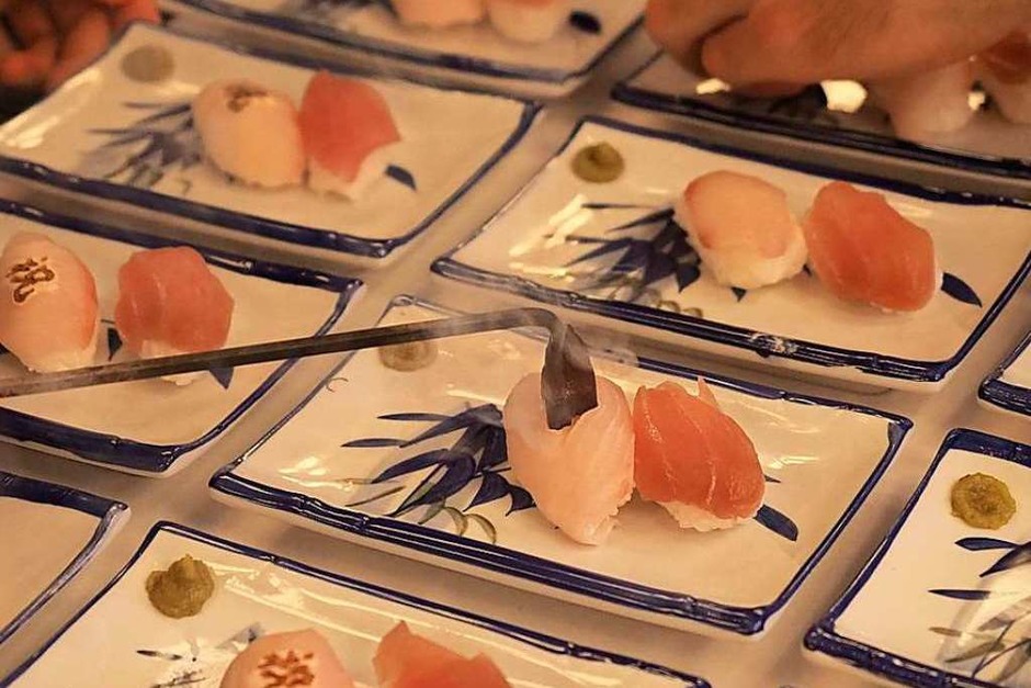Brandzeichen für den Fisch: ein japanisches Glückssymbol (Foto: Jutta Geiger) Brandzeichen für den Fisch: ein japanisches Glückssymbol (Foto: Jutta Geiger)