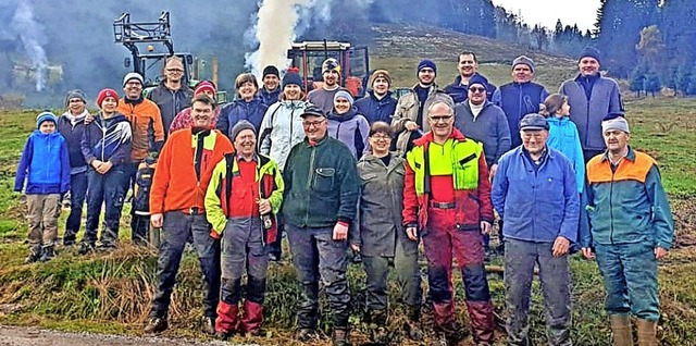 Gemeinsam zur Offenhaltung der Landsch...wann Grabenloch im Innerlehen mit an.   | Foto: privat