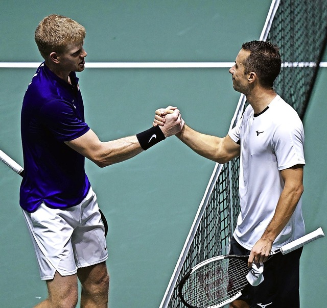 Philipp Kohlschreiber (rechts) verlor gegen den  Briten  Kyle Edmund.    | Foto: JAVIER SORIANO (AFP)