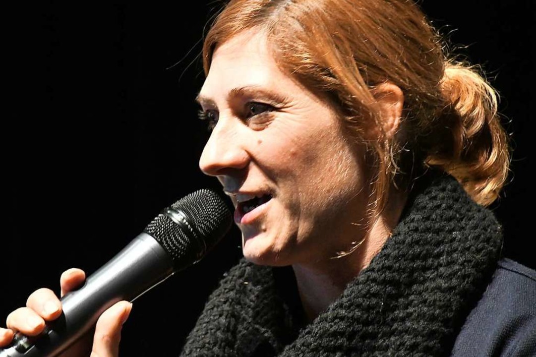 Beim Buchgesprch am Sonntag sprach Au...m Reiz, ber Geheimnisse zu schreiben.  | Foto: Barbara Ruda