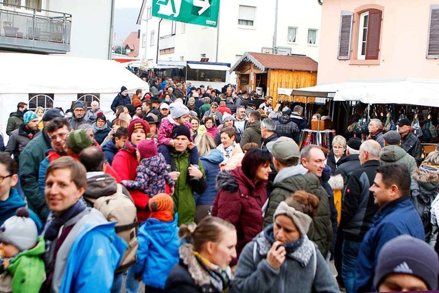 Der Markt war Anziehungspunkt fr Tausende aus nah und fern.  | Foto: Heidi Fel