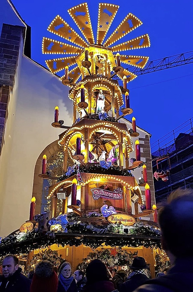 Erstmals wird sich eine 8,20 Meter hoh... dem Weihnachtsmarkt Waldshut drehen.   | Foto: Gerard, Roland